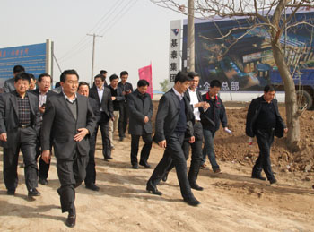 榆阳区苗区长一行考察基泰集团泾河新城项目