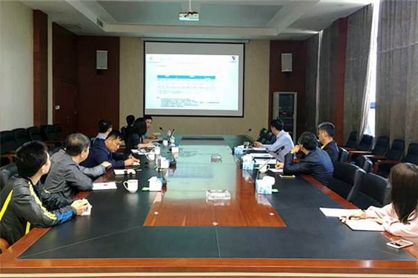 董事长李学军在公司农林业务板块发展规划会上强调：打破传统 放眼未来 打造精品 坚持走差异化产品道路