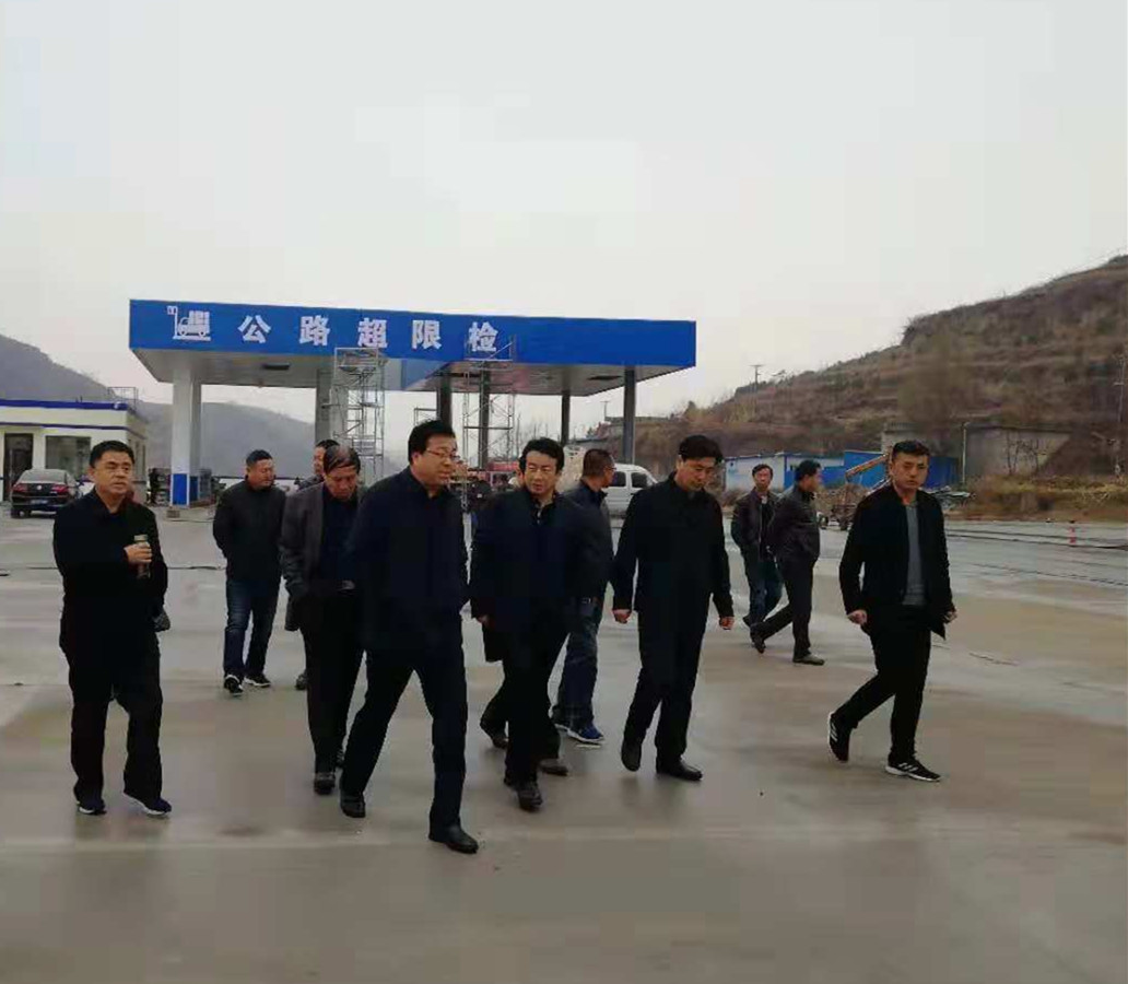 安欣一行视察G307吴绥路超限站建设情况