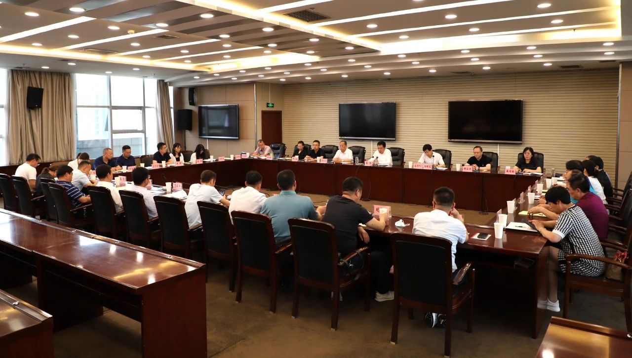 李亚光参加榆林市纪委组织召开的民营企业家座谈会