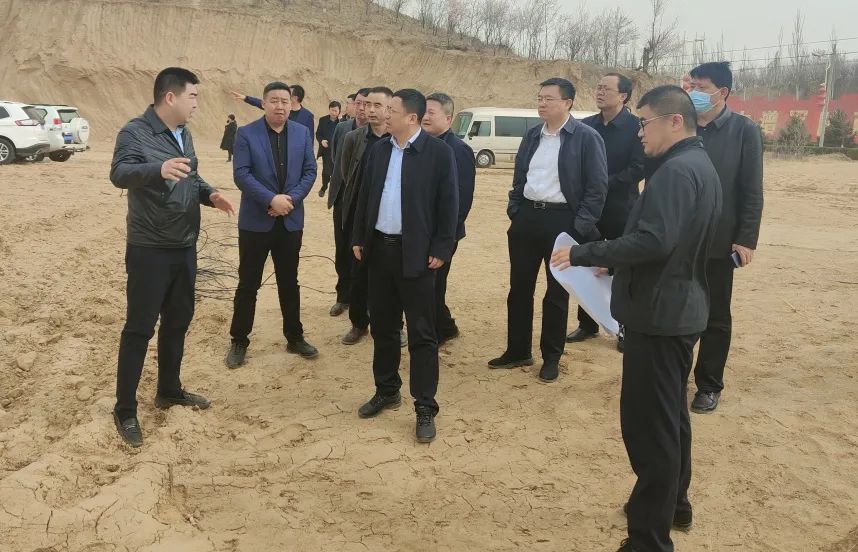 靖边县长孙利斌一行到东过境危化通道及物流中转区PPP项目调研