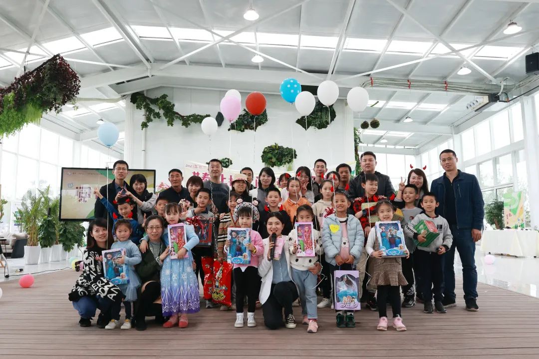 “阅读春天”亲子读书会圆满举行